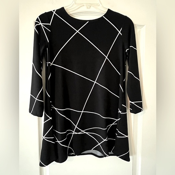 Alfani Black and White Graphic 3/4 Sleeve Tunic Style Petite Small - Picture 1 of 10